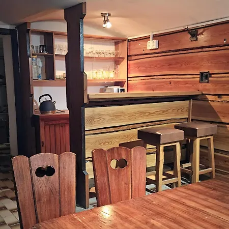 木屋 Roubenka *